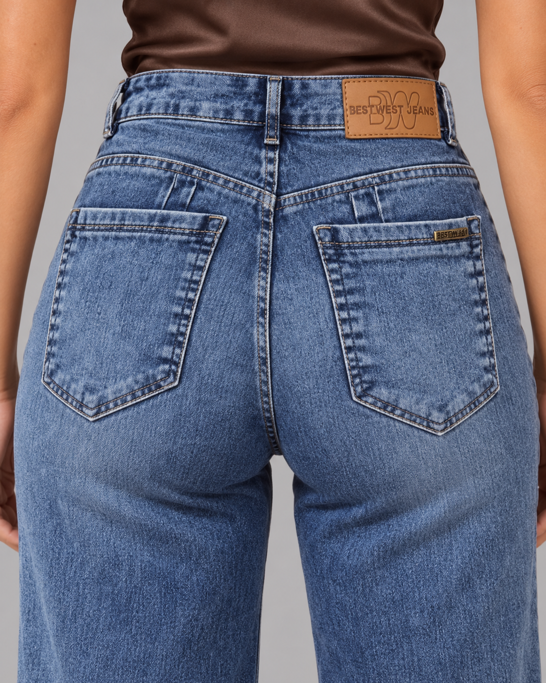Jeans Celeste, vista frontal de cuerpo completo